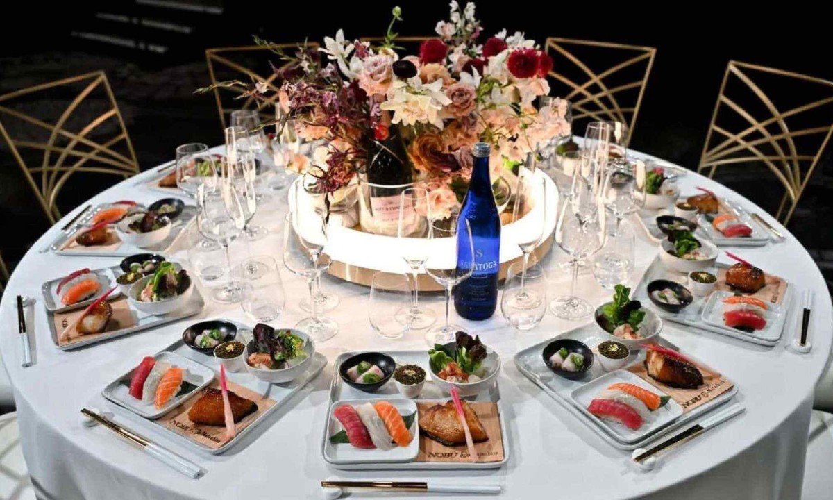 Jantar tem pratos japoneses e bebidas de luxo