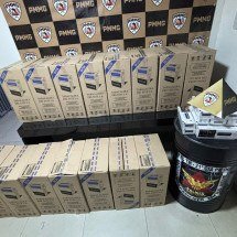 Homem é preso com mais de 7 mil maços de cigarro contrabandeados em Minas  - PMMG/Divulgação 