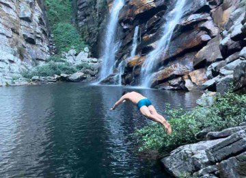 Cachoeiras exigem cuidado extra, alertam bombeiros: Aos perigos naturais da água se somam os riscos de queda e de choque contra pedras -  (crédito: Mateus Parreiras/EM/D.A.Press)