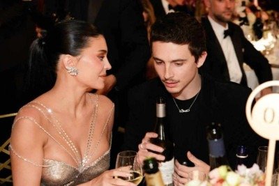 Kylie Jenner ao lado do namorado, o ator Timothée Chalamet  -  (crédito: Golden Globes / reprodução)