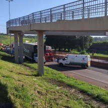 Grande BH: batida entre caminhões trava trânsito na BR-381 - CBMMG/Divulgação