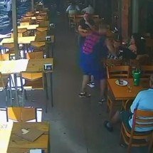 Homem puxa e rouba cordão de cliente em restaurante de BH - Reprodução/Redes sociais