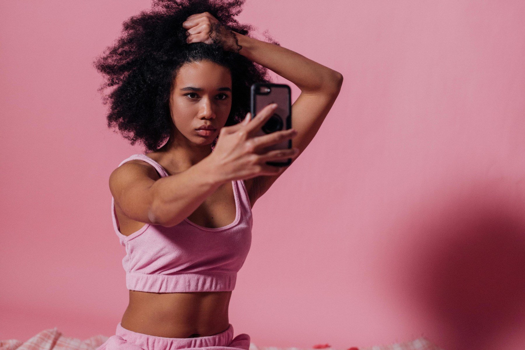 Estratégia com influenciadores segue em alta para 57% das marcas brasileiras - DINO