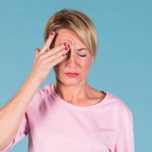 Tremor involuntário nas pálpebras: qual a relação com o estresse?  - Freepik