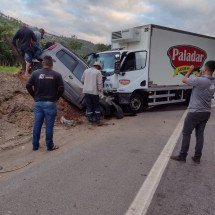 MG: colisão frontal mata família na BR-381 nesta terça-feira (13/1) - Redes Sociais/Reprodução