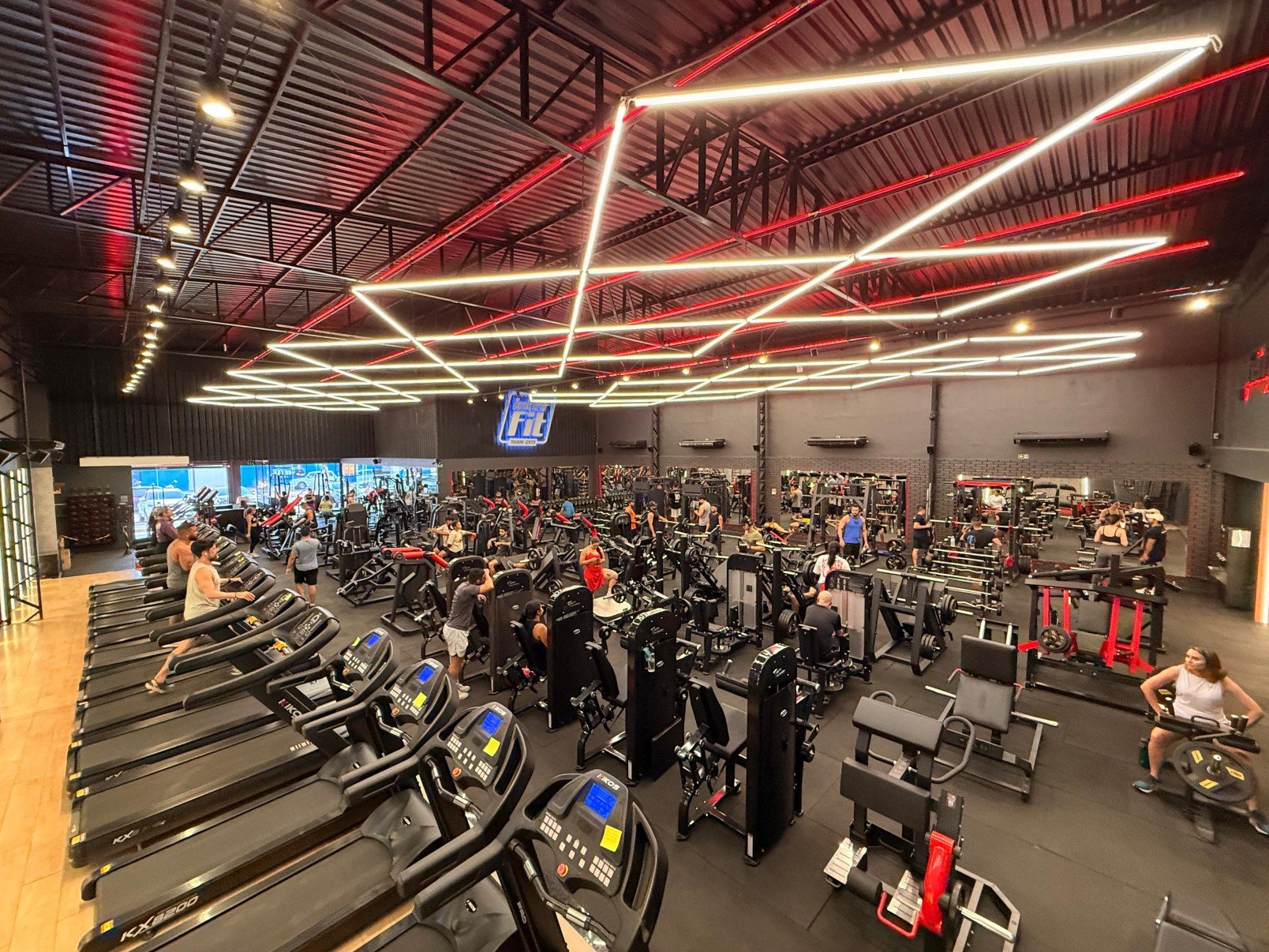 Mercado fitness impulsiona novos modelos de academias - DINO