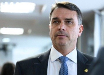 Centrão e aliados de Flávio concordam sobre erro do pai que ele não pode repetir -  (crédito: Platobr Politica)