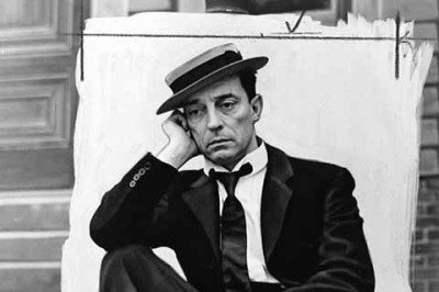No dia 4 de outubro de 1895, nascia Joseph Frank Keaton, mais conhecido como Buster Keaton, uma das figuras mais marcantes do cinema mudo e referência incontornável da comédia nos anos iniciais de Hollywood. 
 -  (crédito: - Domínio Público/Wikimédia Common)