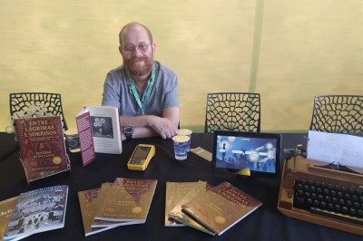 Rogério Gonçalves, que se divide entre a informática e a literatura, diz observar o mundo através da 'paleta de cores da alma' -  (crédito: Acervo pessoal)