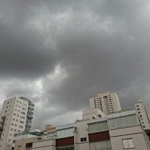 Chove em BH na tarde desta quarta-feira (14/1) - Vera Schmitz/EM/D.A Press