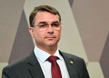 Flávio Bolsonaro (PL) tornou-se o principal nome da oposição no primeiro turno das eleições de 2026. -  (crédito: Evaristo Sá/AFP – 17/12/25)