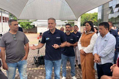 O ministro dos Transportes, Renan Filho, se reuniu com instrutores na manhã desta quarta-feira (14/1) -  (crédito: Edésio Ferreira/EM/DA Press)