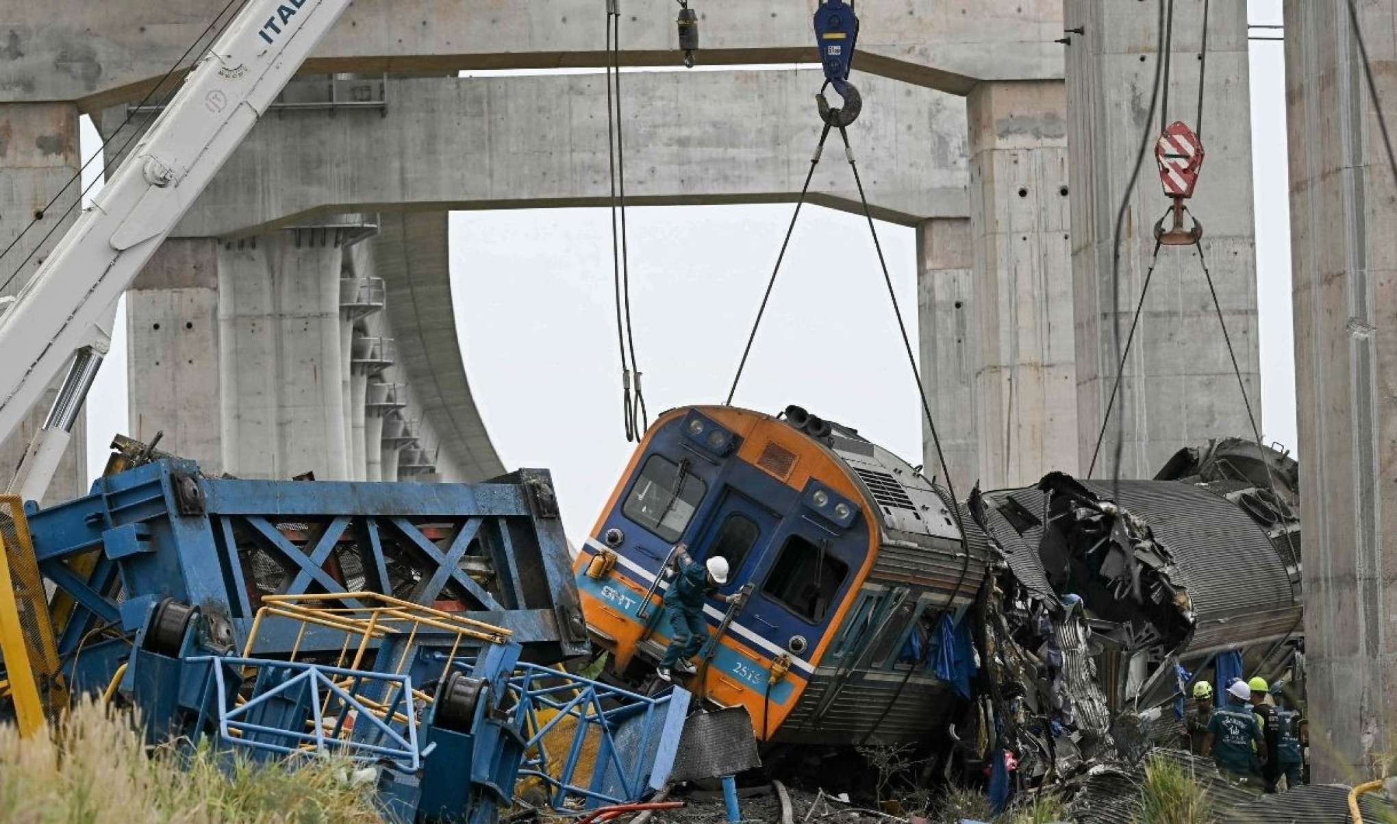 O ministro dos Transportes da Tailândia, Phiphat Ratchakitprakarn, afirmou que 195 pessoas estavam a bordo-AFP