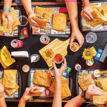 Vai encarar? Rodízio de pastel com caldo de cana à vontade viraliza nas redes -  Instagram @thepazteloficial