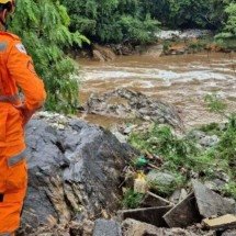 Busca por homem que caiu no Rio Arrudas em BH é encerrada pelos bombeiros - Divulgação/CBMMG