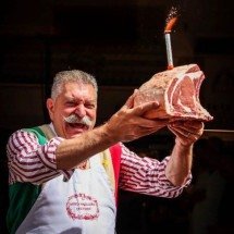 Paixão pelo Brasil e ‘churrasco perfeito’: conheça Dario Cecchini, o açogueiro mais renomado do mundo - ReproduÃ§Ã£o @dariocecchinimacellaio