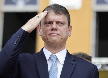 O conselho de lideranças do Centrão a Tarcísio de Freitas sobre Flávio -  (crédito: Platobr Politica)