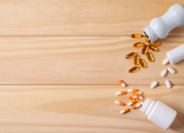 O consumo excessivo e sem orienta&ccedil;&atilde;o de vitaminas e suplementos pode trazer s&eacute;rios riscos &agrave; sa&uacute;de. -  (crédito: Freepik)