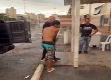 Renan chega à Delegacia do Barreiro, depois de ter sido preso nesta quarta-feira -  (crédito: Instagram)