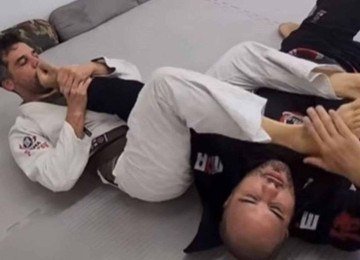 Wagner Moura durante treino de jiu-jitsu -  (crédito: Redes sociais / reprodução)