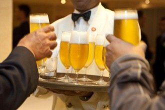 A história do chope no Brasil: como bebida trocou os modos europeus pelo 'borogodó' carioca