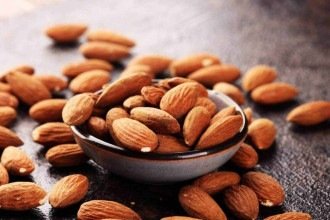 Descubra os segredos da pasta de amêndoas e prepare a sua