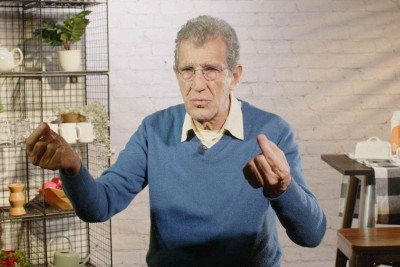 Alimentos ultraprocessados são ricos em gordura, sal e açúcar e contam com uma série de aditivos cosméticos -  (crédito: Getty Images)