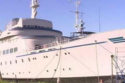 A tentativa de um empresário norte-americano de restaurar um transatlântico histórico de mais de 50 anos acabou indo por água abaixo — literalmente. -  (crédito: Divulgação)