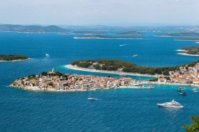 <p>Com cerca de 4 milhões de habitantes, a Croácia é um dos países mais belos do mundo e, desde a adoção do euro (no lugar da antiga moeda kuna), tem investido ainda mais em turismo.</p>
 -  (crédito: Ma_Frank por Pixabay)