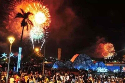 Lei municipal permite somente a soltura de fogos de artífico silenciosos, sem estampido -  (crédito: Marcos Vieira/EM Data/DA Press)