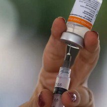 Há 5 anos, Brasil aplicava primeiras doses de vacina contra a covid-19 - Tânia Rêgo/Agência Brasil