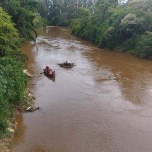 Corpo de adolescente desaparecido é resgatado no Rio das Mortes - CBMMG/Divulgação
