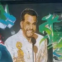 Wagner Moura é homenageado com grafite em Porto Alegre após vencer Globo de Ouro - Reprodução de Vídeo / GZH Digital