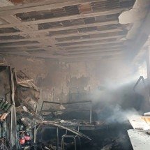 BH: hamburgueria pega fogo após esquecerem chapa ligada durante a madrugada - Reprodu&ccedil;&atilde;o CBMMG