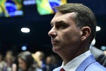 PL quer que Flávio comece a viajar pelo Brasil