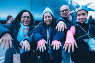 Torcedores de time espanhol pintam a unha em resposta a ataque homofóbico