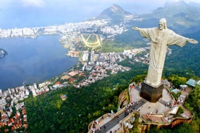 <p>O Brasil é dono de uma das sete Maravilhas do Mundo Moderno. O Cristo Redentor fica a 709 metros acima do nível do mar, no Parque Nacional da Tijuca, sendo feito de concreto armado e pedra-sabão.</p>
 -  (crédito: Divulgação Pedro Kirilos Riotur)