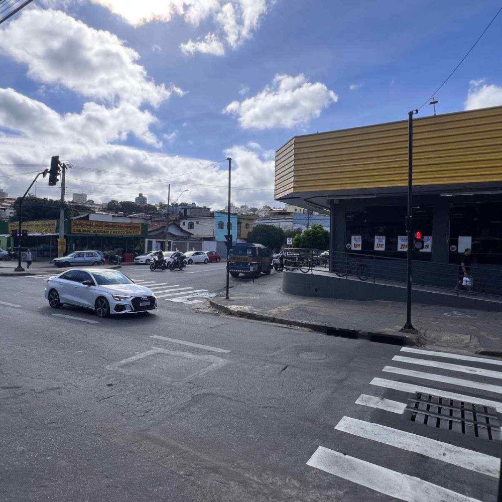 Homenagens públicas em revisão em Minas