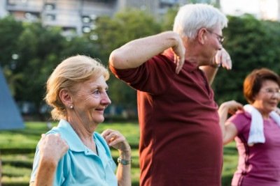Movimento di&aacute;rio e atividade f&iacute;sica regular s&atilde;o pilares essenciais para um envelhecimento ativo e uma vida mais longa, conforme a ci&ecirc;ncia. -  (crédito: Rawpixel via Freepik)