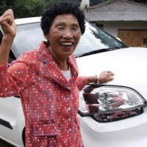 Idosa leva anos e 960 tentativas para tirar carteira de motorista - Reprodução