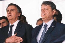 Moraes autoriza visita de Tarcísio a Bolsonaro na Papudinha