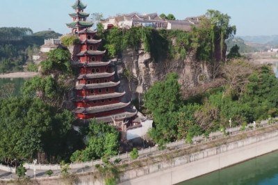 <p>Um complexo arquitetônico e histórico localizado às margens do Rio Yangtzé, na China, guarda segredos e atrai visitantes do mundo todo.</p>
 -  (crédito: Reproduc?a?o/YouTube)