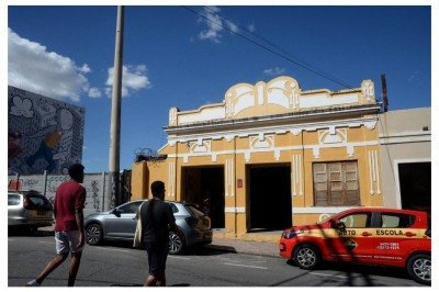 Cine Graciano, o cinema de rua gratuito na Lagoinha  -  (crédito: Tulio Santos/EM/D.A. Press)