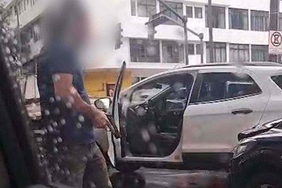 Discussão teria começado na Avenida Antônio Carlos, depois que o policial penal bateu no carro do filho do coronel da PM -  (crédito: Redes Sociais / Reprodução)