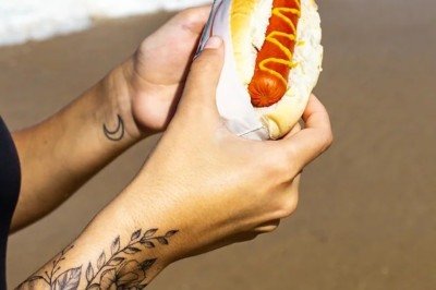 <p>O cachorro-quente da Geneal foi reconhecido pela Câmara Municipal comoBem Cultural de Natureza Imaterial da cidade do Rio de Janeiro .</p>
 -  (crédito: Divulgação )