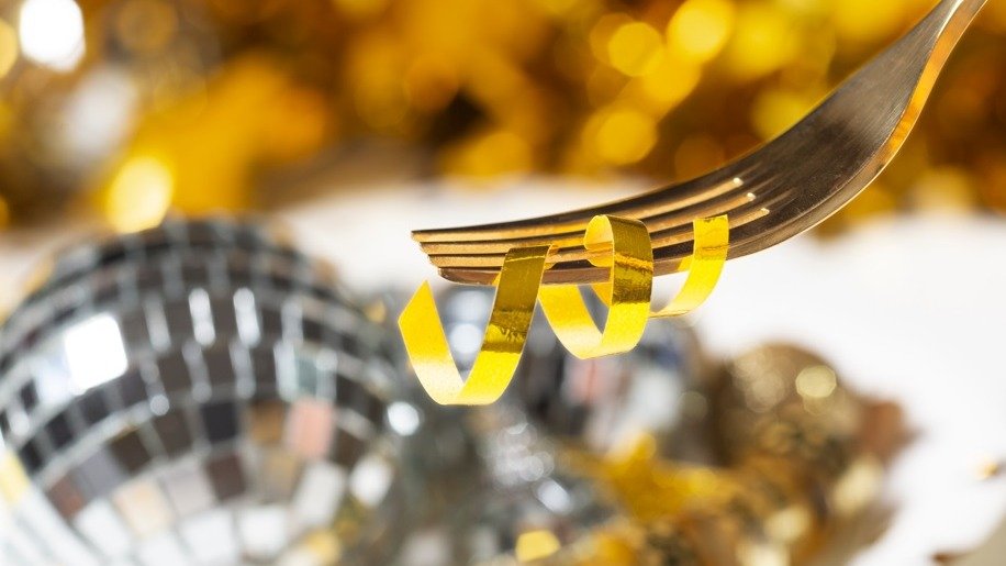 A presen&ccedil;a de ouro em pratos e bebidas simboliza luxo e extravag&acirc;ncia, destacando o impacto visual na gastronomia moderna. -  (crédito: FreePik)