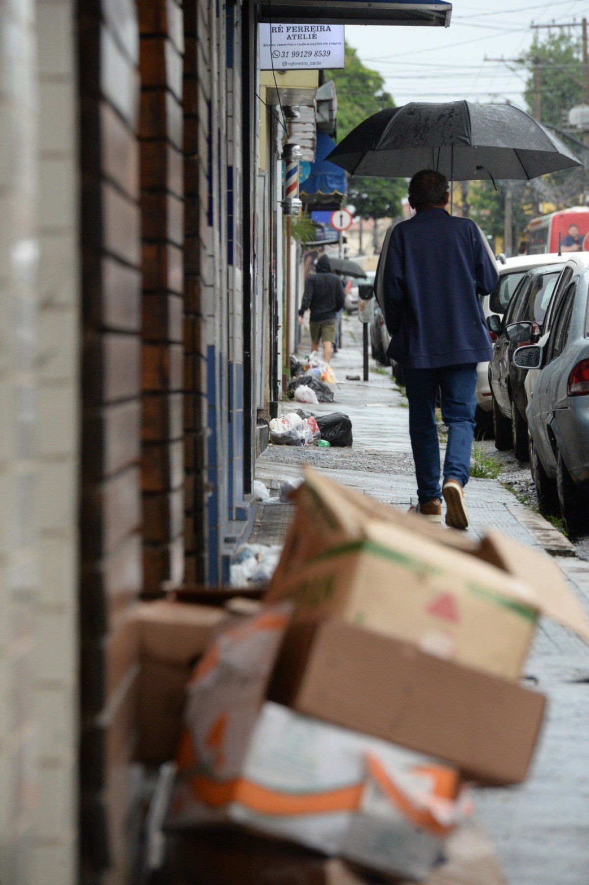 Paralisação de garis, resulta no acumulo de lixo em calcadas do bairro Padre Eustáquio. -Tulio Santos/EM/D.A. 