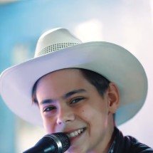 De palcos a novelas: Rafael Rara vive momento de crescimento na carreira - Reprodução Instagram /@rafaelraracantor