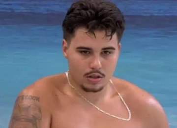 Pedro deixou a casa do BBB26 depois de tentar beijar à força uma sister e a moça ter contado o episódio para outros integrantes do reality show; caso é um alerta para o problema da violência contra a mulher -  (crédito: Reprodução/TV Globo)