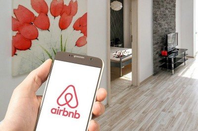 <p>Uma pesquisa realizada pelo Airbnb revelou os “10 lugares mais românticos do mundo”, de acordo com avaliações dos usuários da plataforma. A lista inclui destinos com praias, lugares históricos, regiões de montanha e mais. A pesquisa levou como base os últimos 10 anos.</p>
 -  (crédito: Peggy por Pixabay )